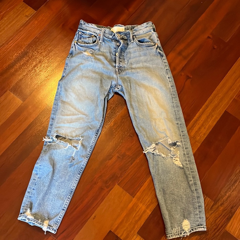 Mother jeans. Tom cat style in “confession” wash.